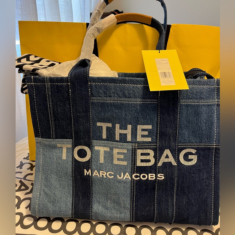 The denim large Marc Jacobs tote bag, new with tags, authentic.